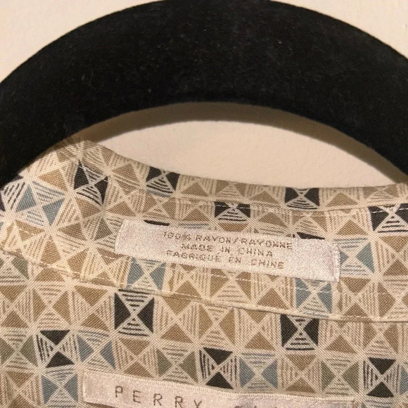 😍Perry Ellis 100% rayon short sleeve button down size large - Picture 3 of 10